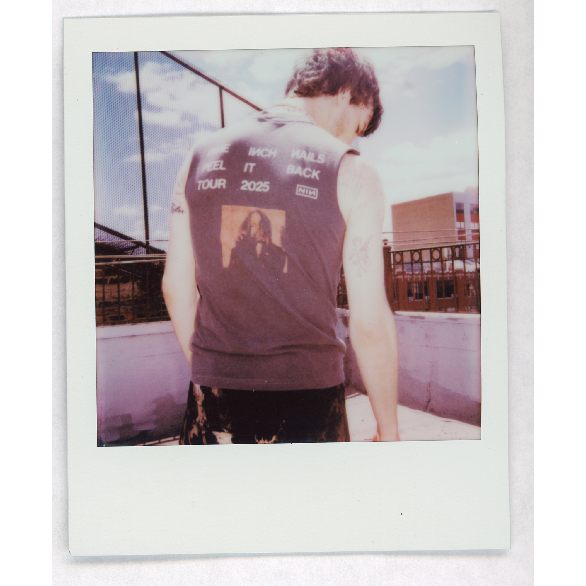 2025 SLEEVELESS TEE